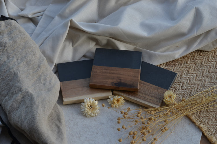 Untersetzer | Travertin oder dunkle Marmor-Holz-Untersetzer | Handgefertigt | Geschenk