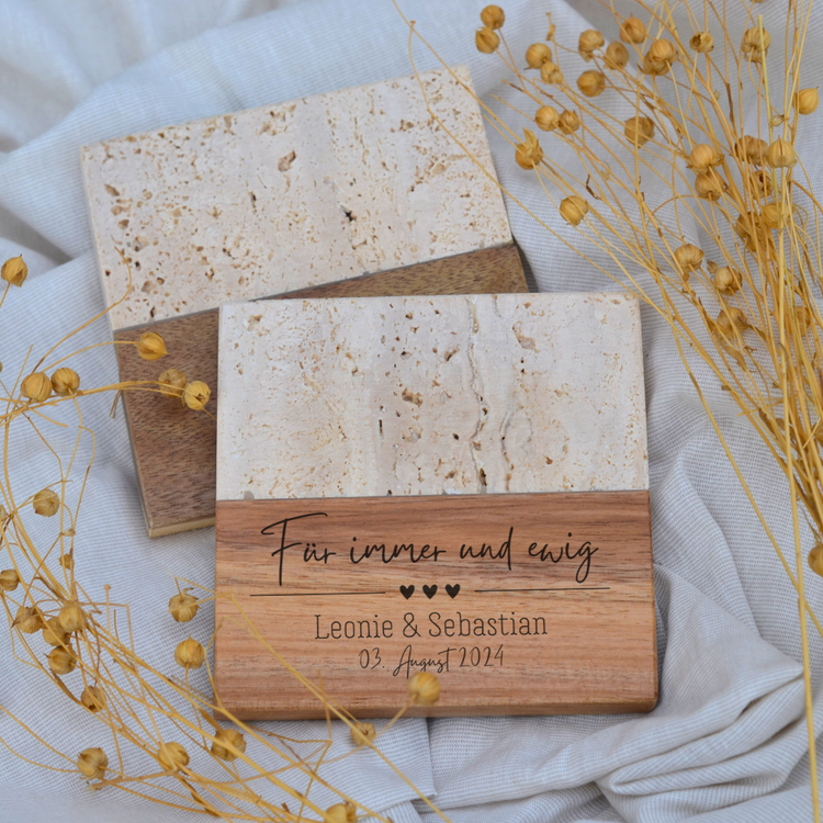 Individuell gravierte Hochzeit Untersetzer | Travertin/dunkle Marmor-Holz-Untersetzer | Handgefertigt | Hochzeit |Geschenk | Gastgeschenk